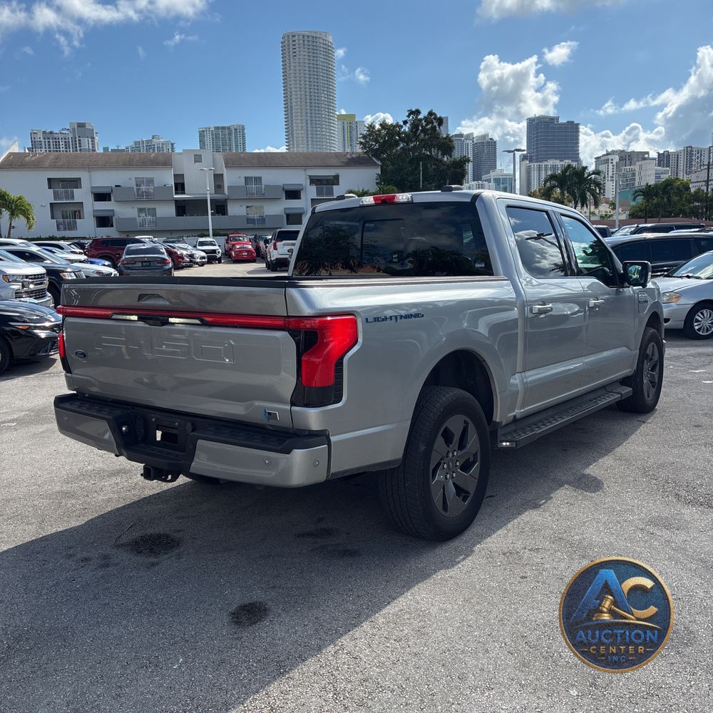 2023 Ford F-150 Lightning Lariat