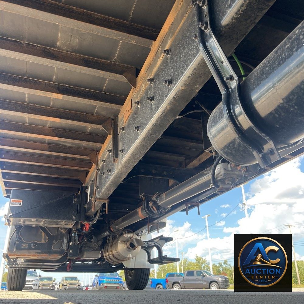 2024 Freightliner M2 106