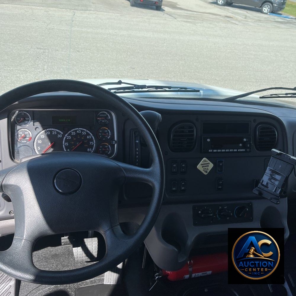 2024 Freightliner M2 106