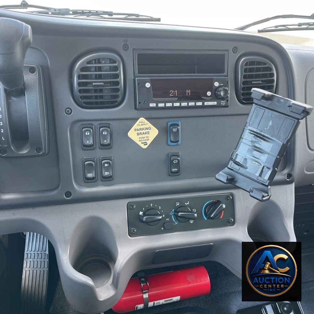 2024 Freightliner M2 106