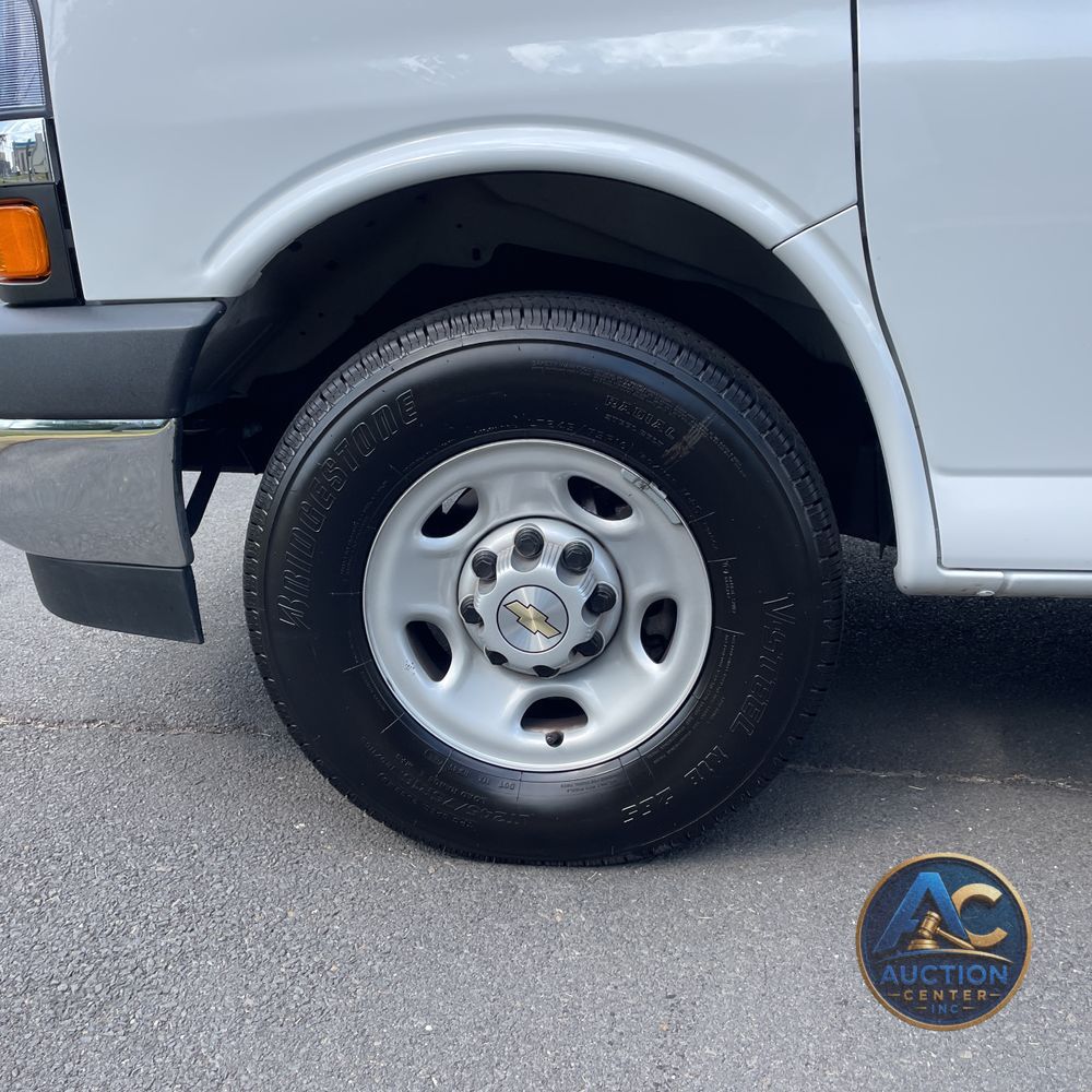 2025 Chevrolet Express LS 3500