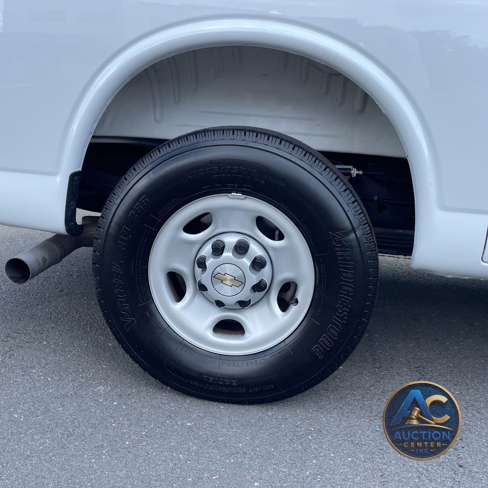 2025 Chevrolet Express LS 3500