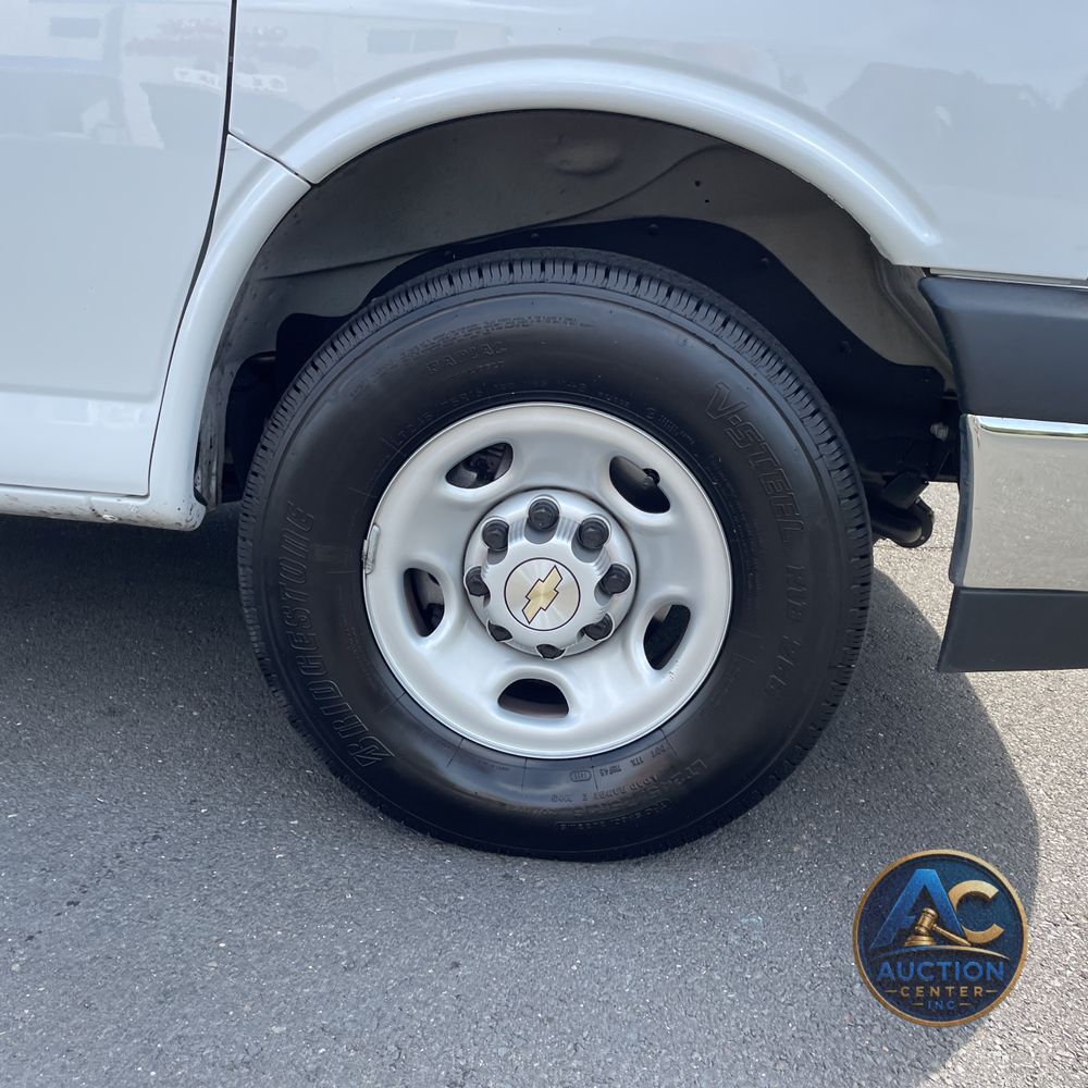 2025 Chevrolet Express LS 3500