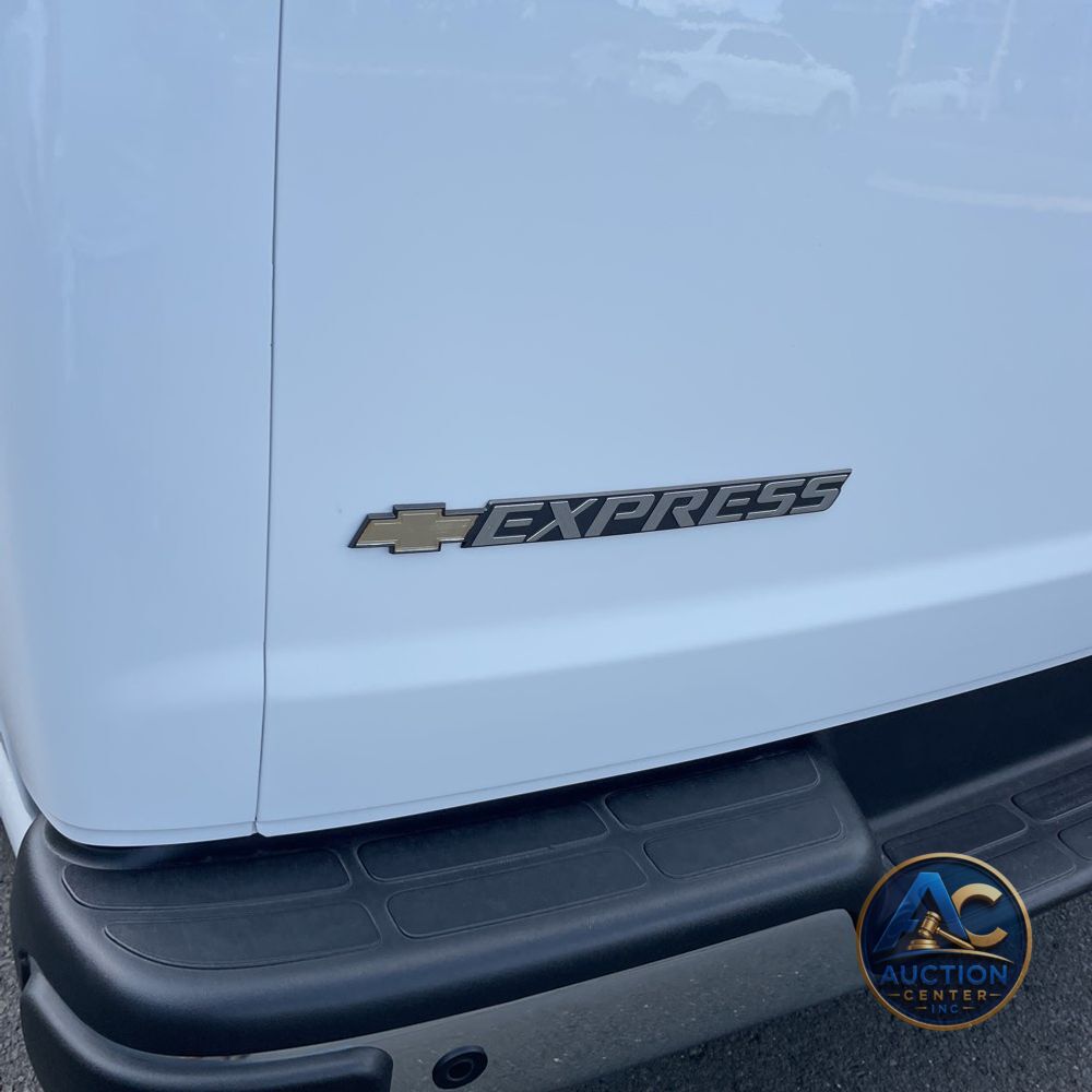 2025 Chevrolet Express LS 3500