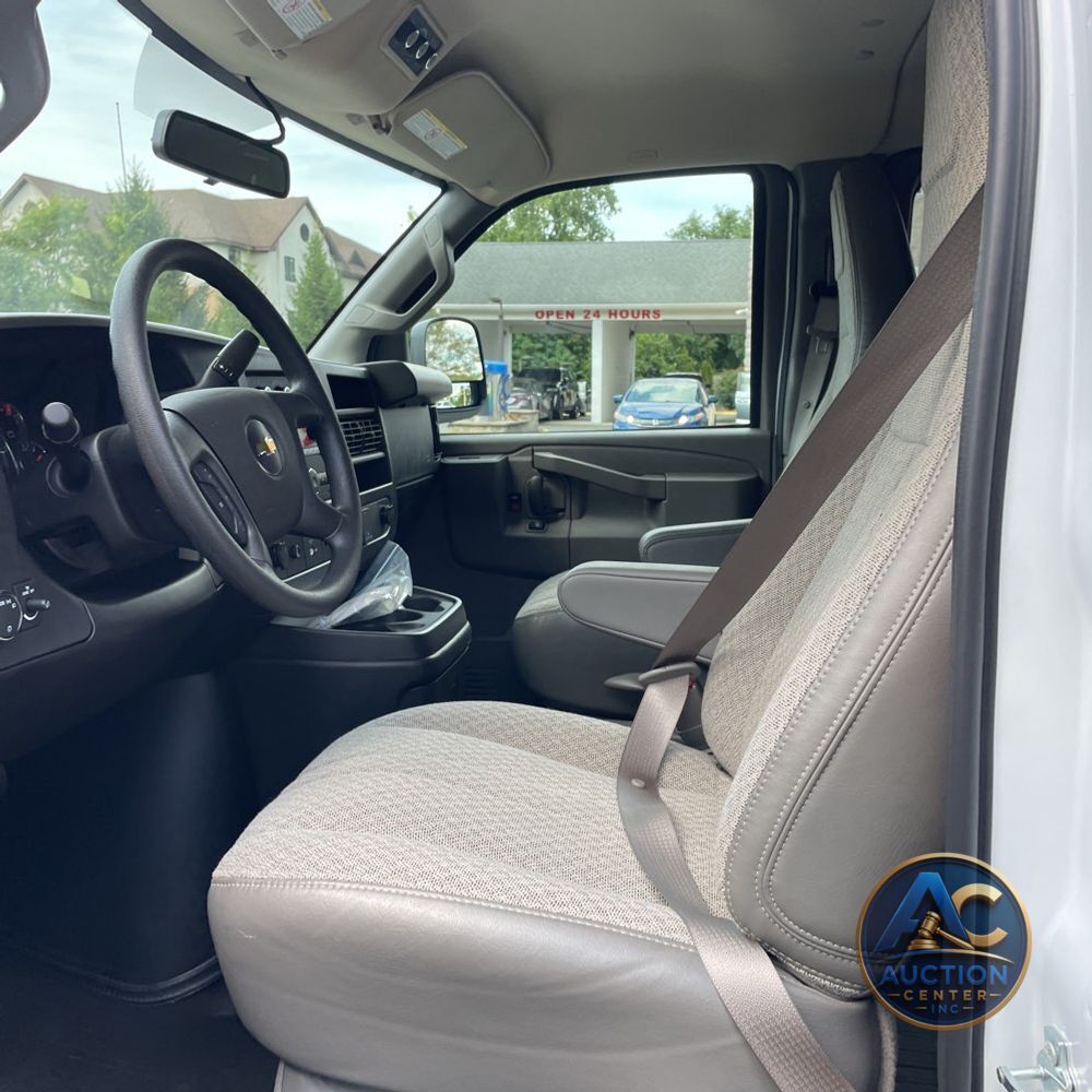 2025 Chevrolet Express LS 3500