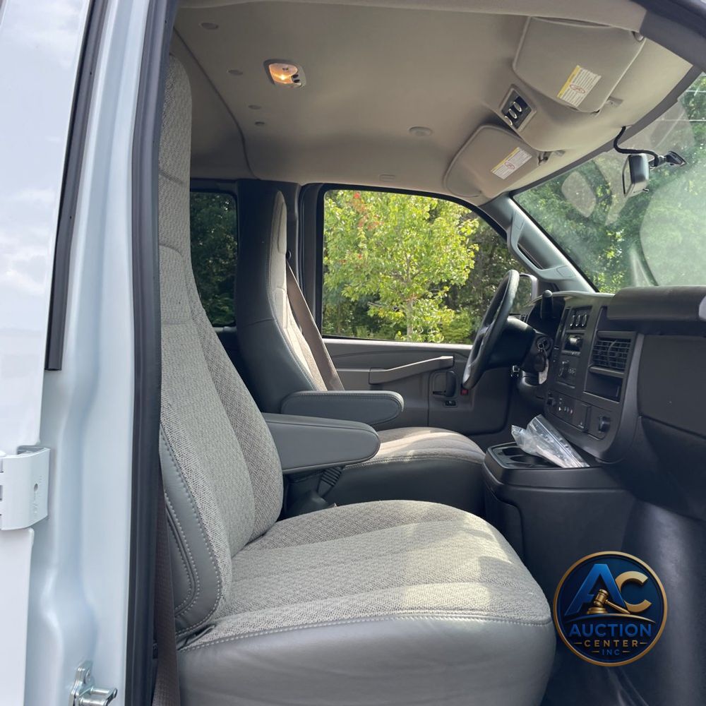 2025 Chevrolet Express LS 3500