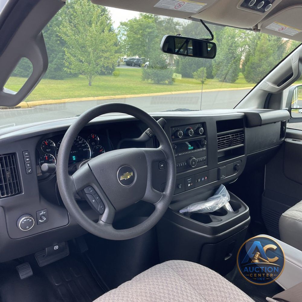 2025 Chevrolet Express LS 3500