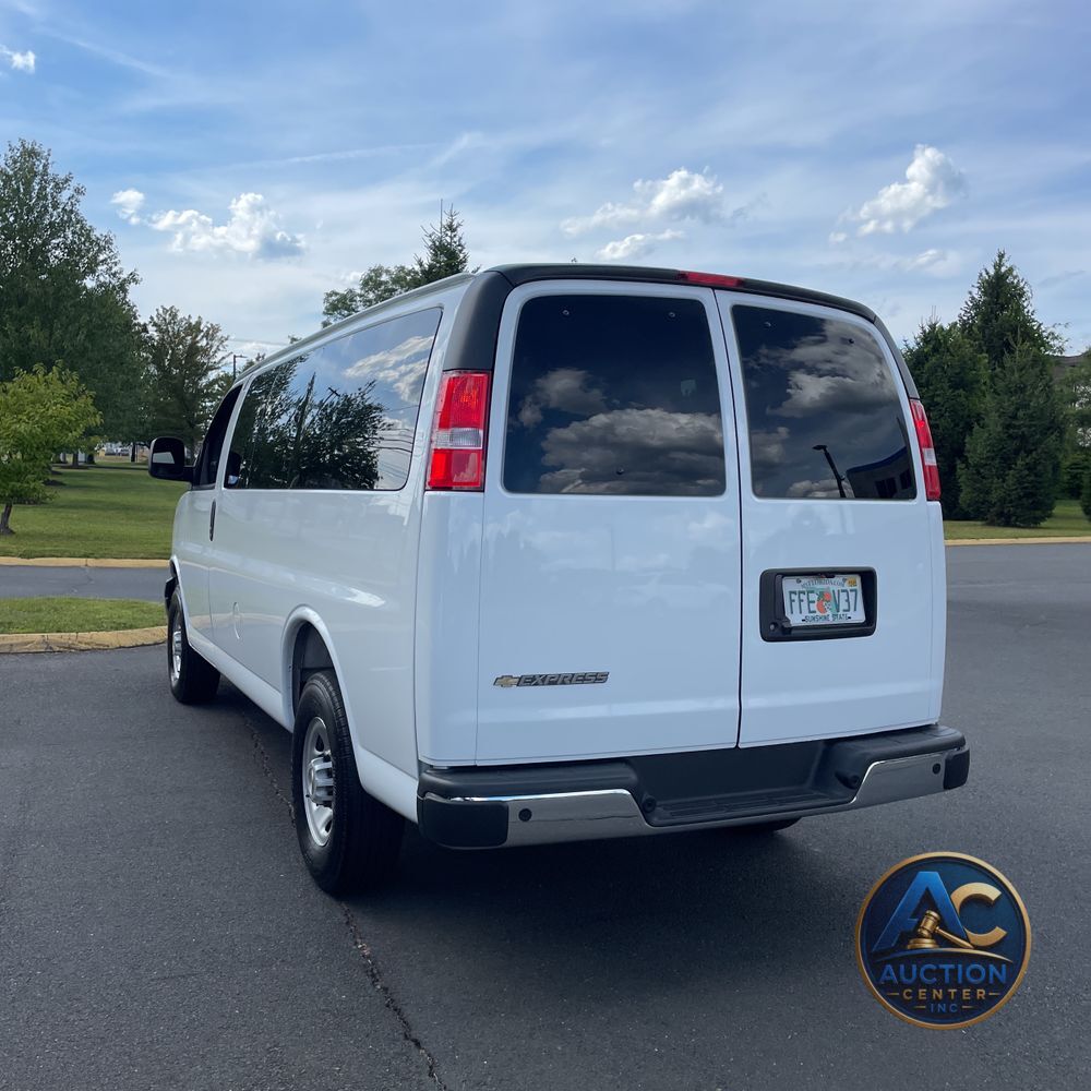 2025 Chevrolet Express LS 3500