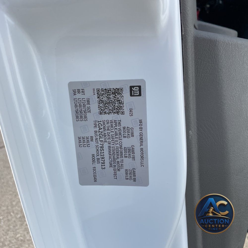 2025 Chevrolet Express LS 3500