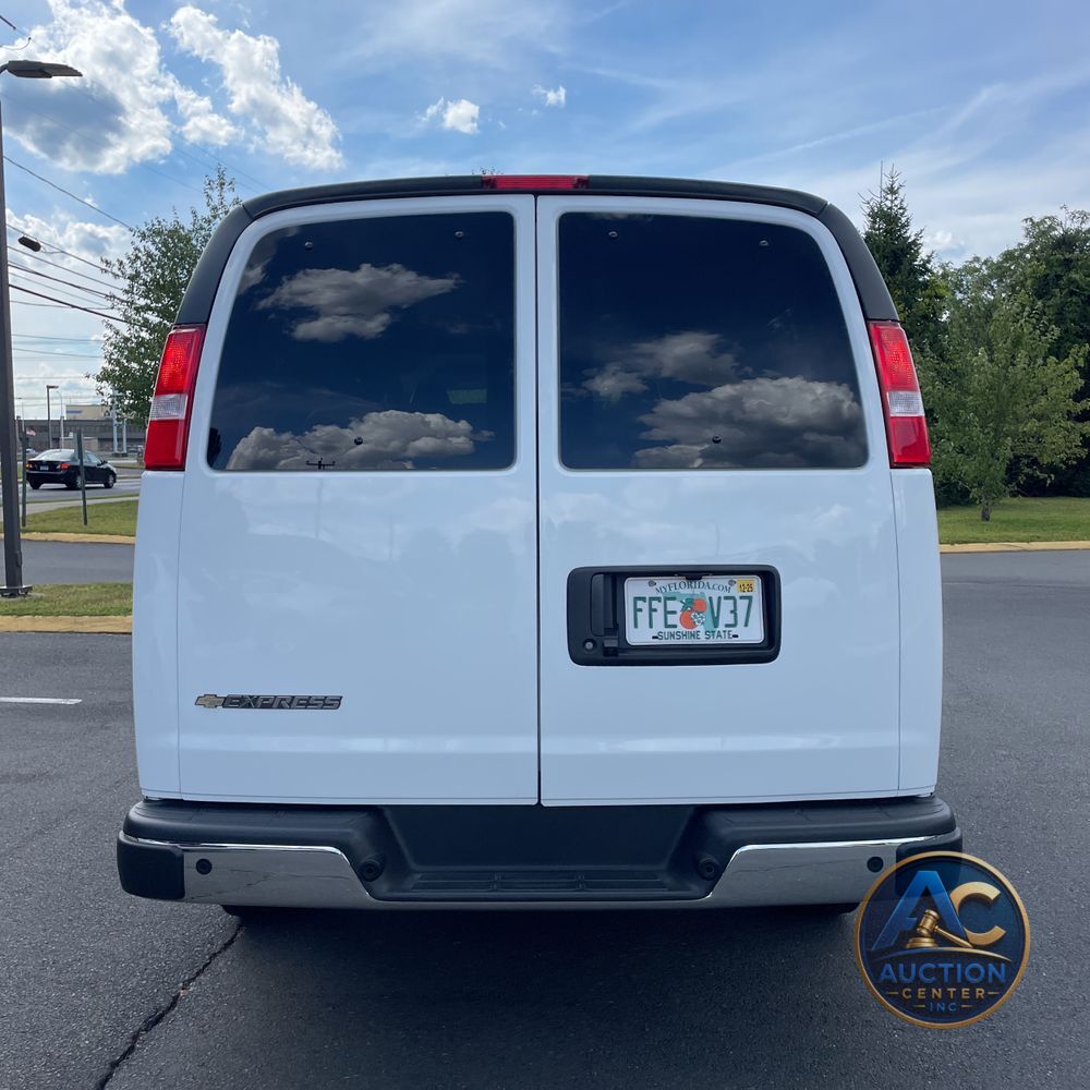 2025 Chevrolet Express LS 3500