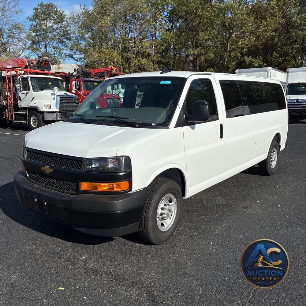 2025 Chevrolet Express LS 3500