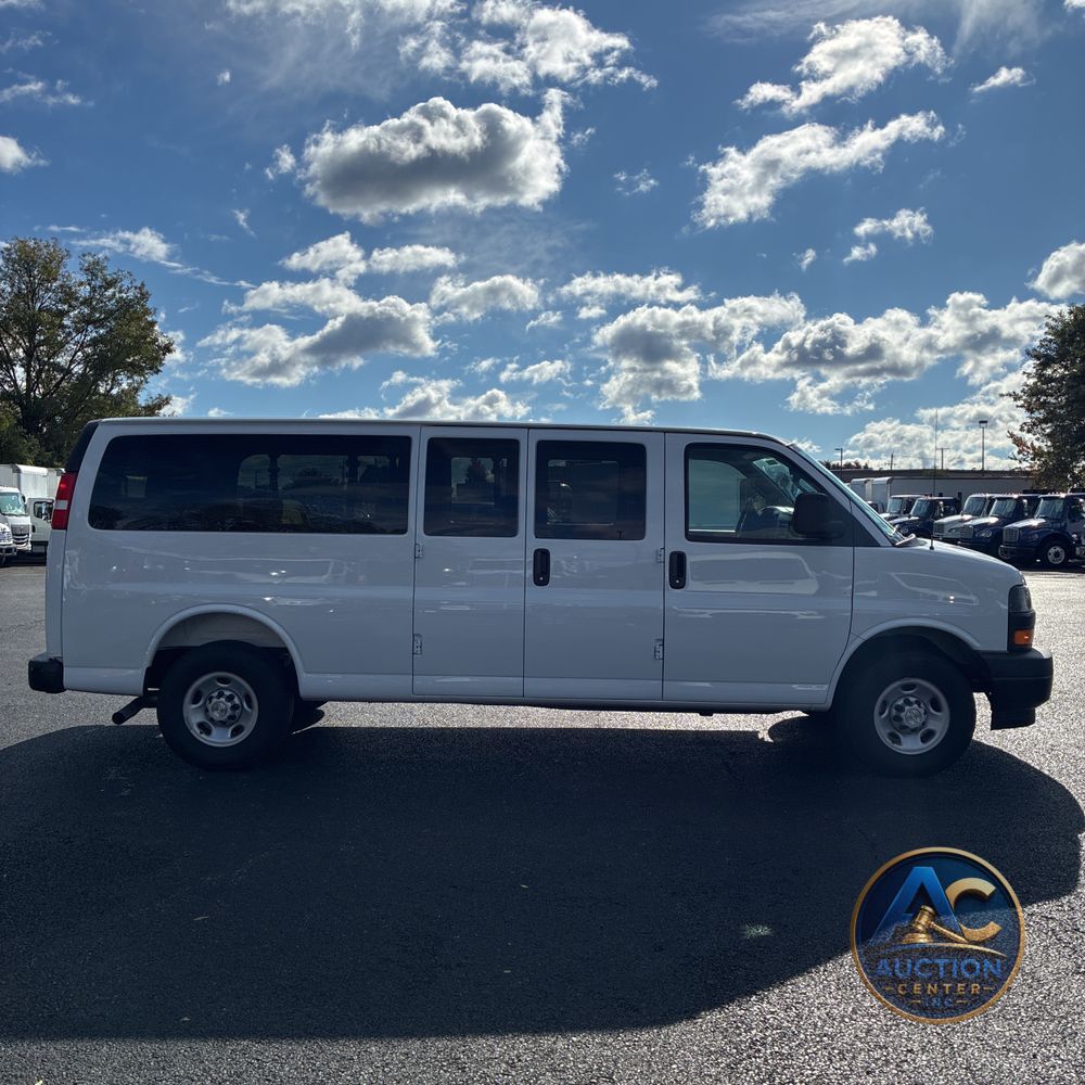 2025 Chevrolet Express LS 3500