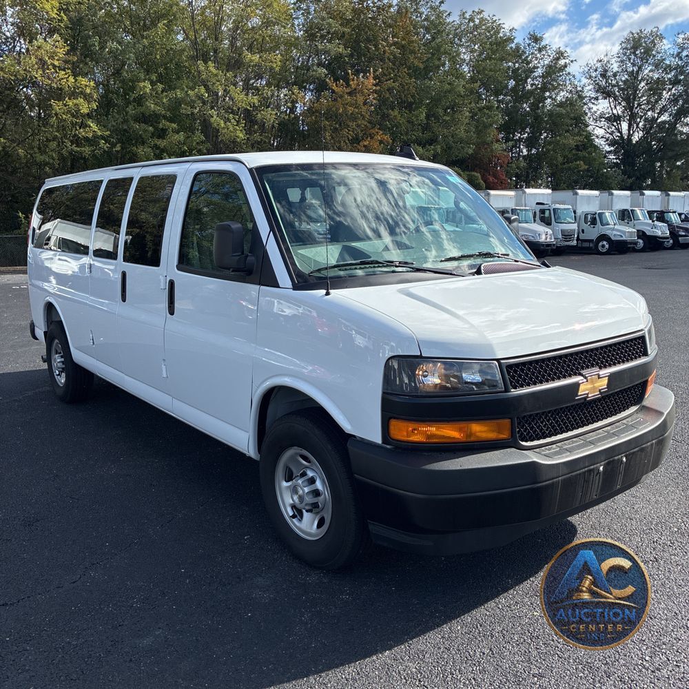 2025 Chevrolet Express LS 3500