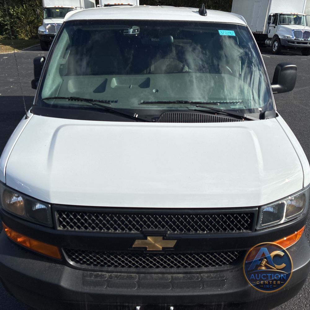 2025 Chevrolet Express LS 3500