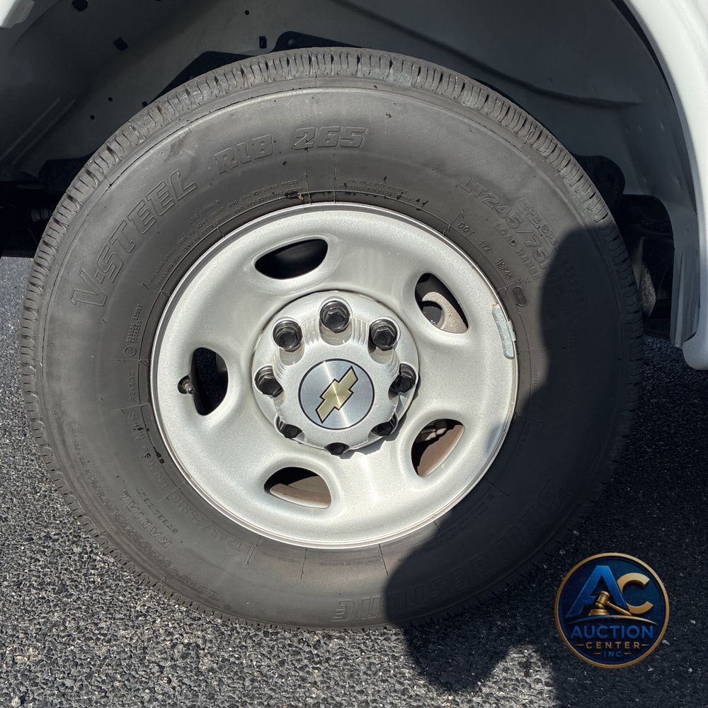2025 Chevrolet Express LS 3500