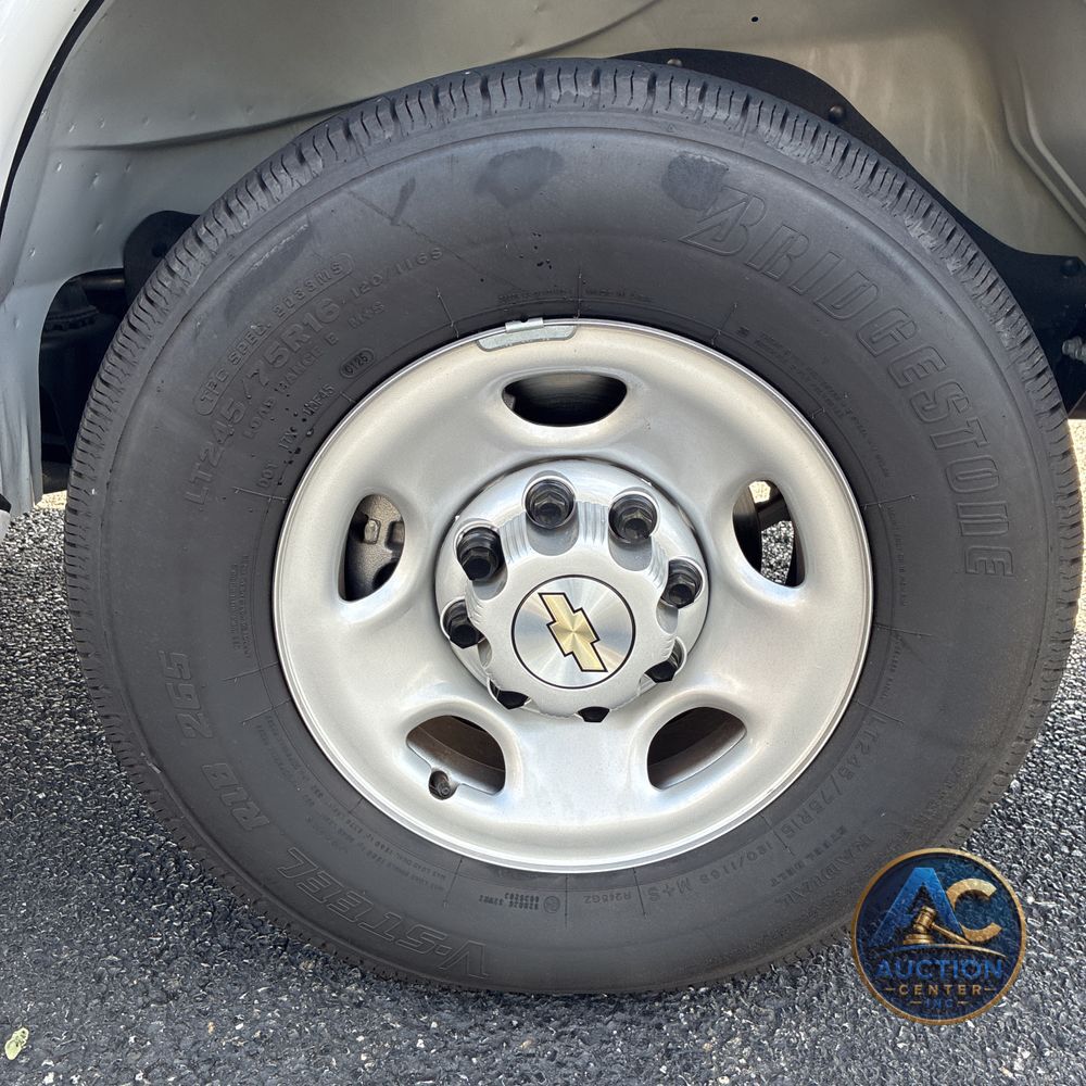 2025 Chevrolet Express LS 3500