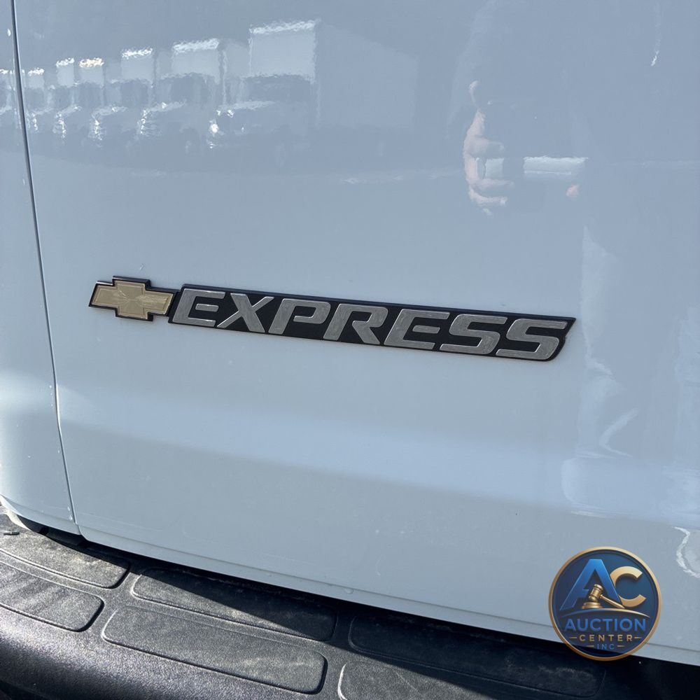 2025 Chevrolet Express LS 3500