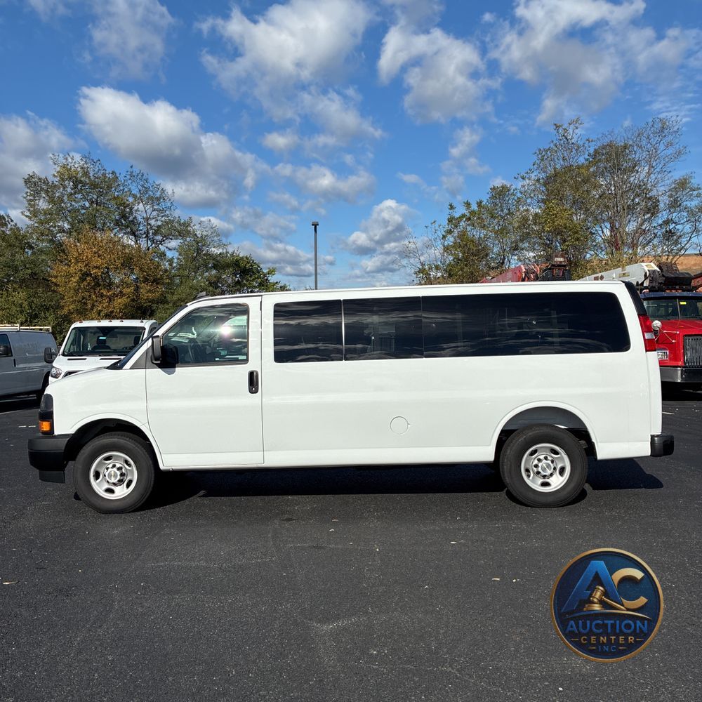 2025 Chevrolet Express LS 3500