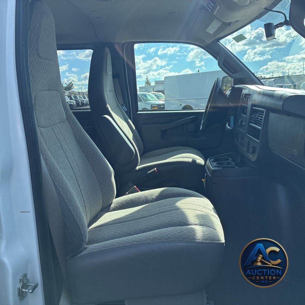 2025 Chevrolet Express LS 3500