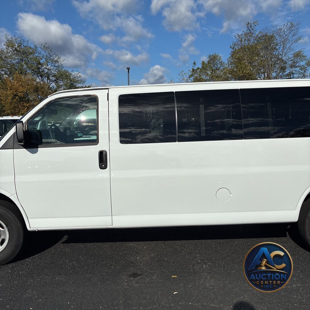 2025 Chevrolet Express LS 3500