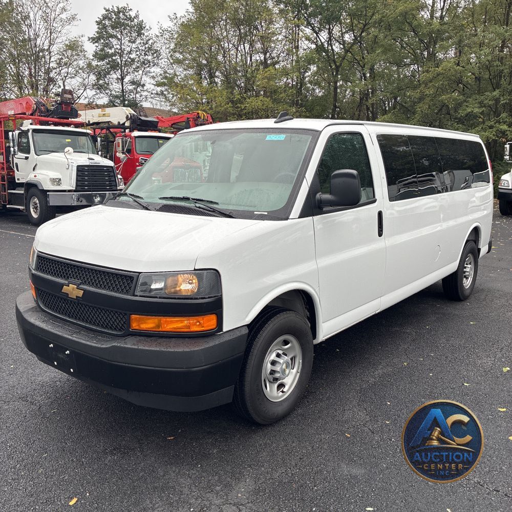 2025 Chevrolet Express LS 3500