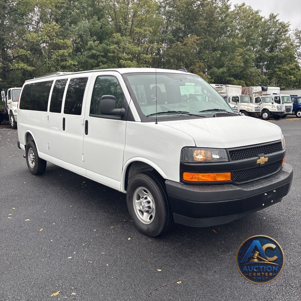 2025 Chevrolet Express LS 3500
