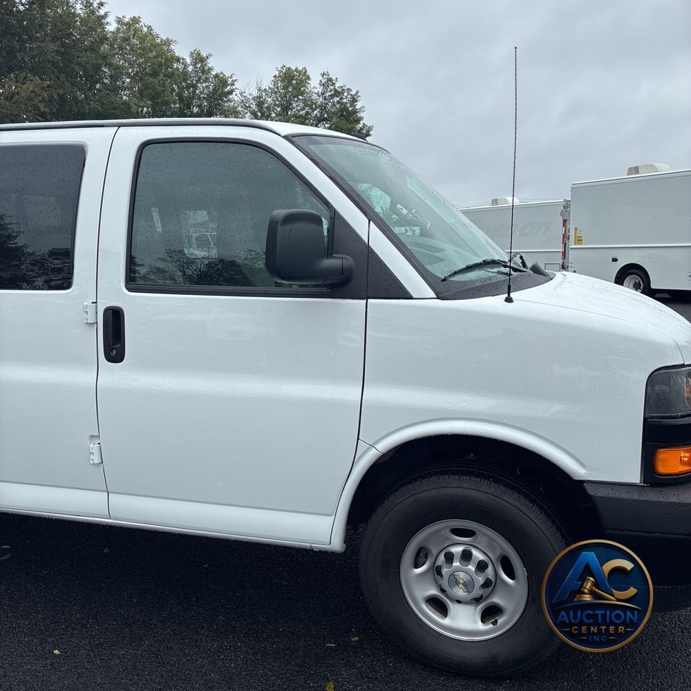 2025 Chevrolet Express LS 3500