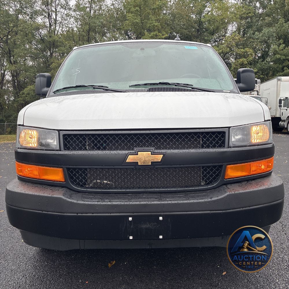 2025 Chevrolet Express LS 3500