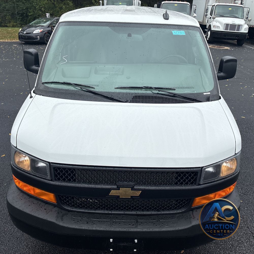 2025 Chevrolet Express LS 3500