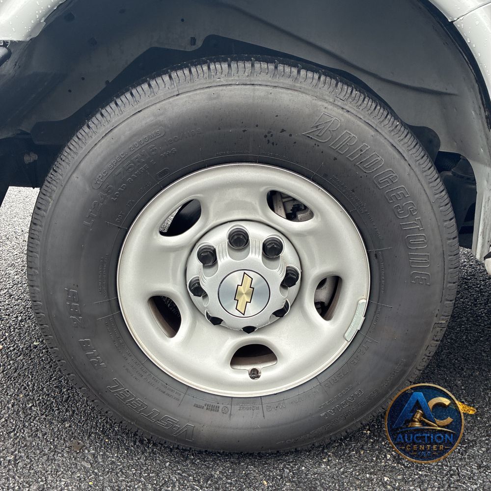 2025 Chevrolet Express LS 3500