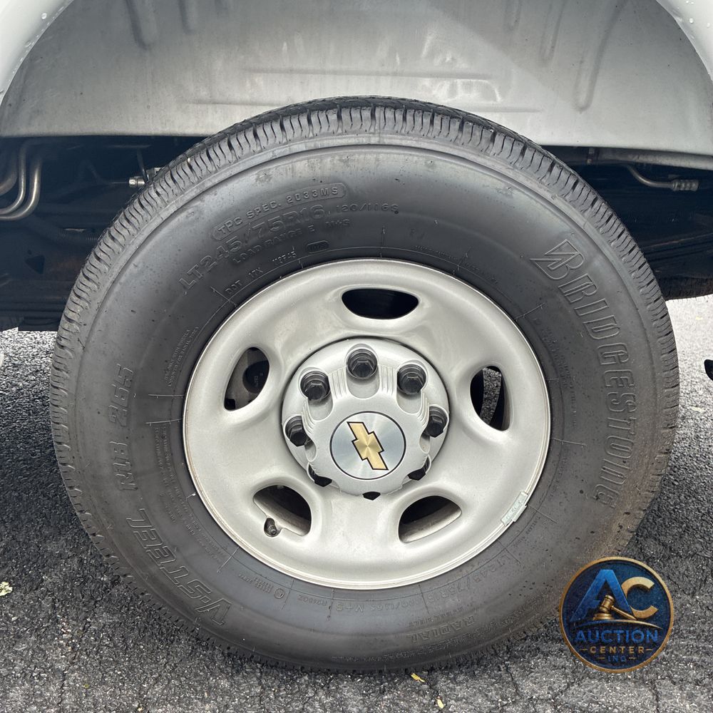 2025 Chevrolet Express LS 3500