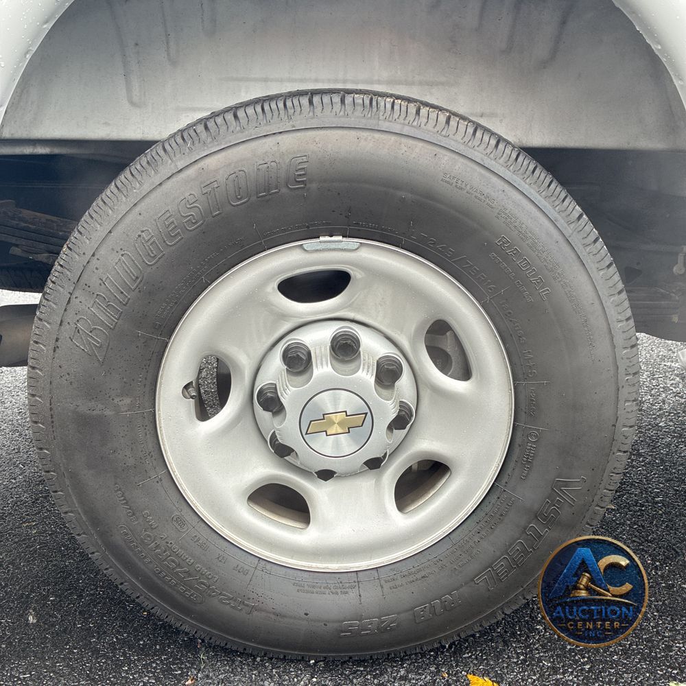 2025 Chevrolet Express LS 3500