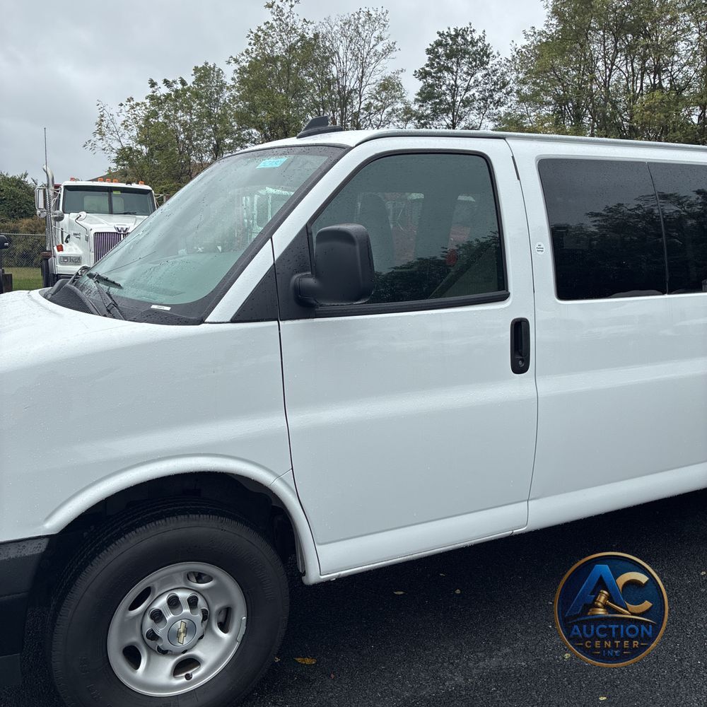 2025 Chevrolet Express LS 3500