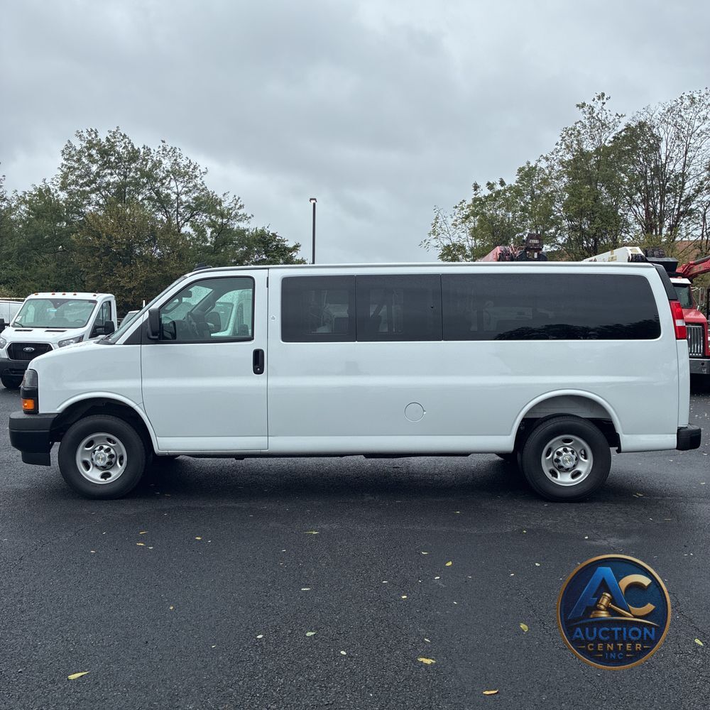 2025 Chevrolet Express LS 3500