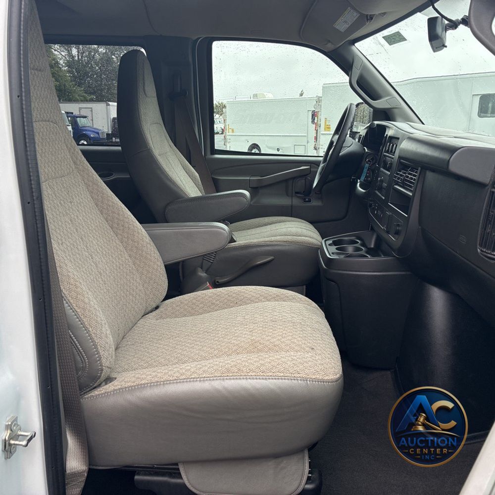 2025 Chevrolet Express LS 3500