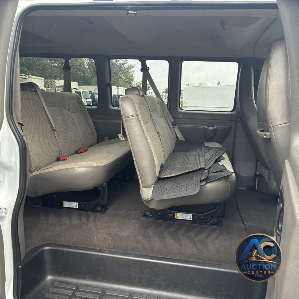 2025 Chevrolet Express LS 3500