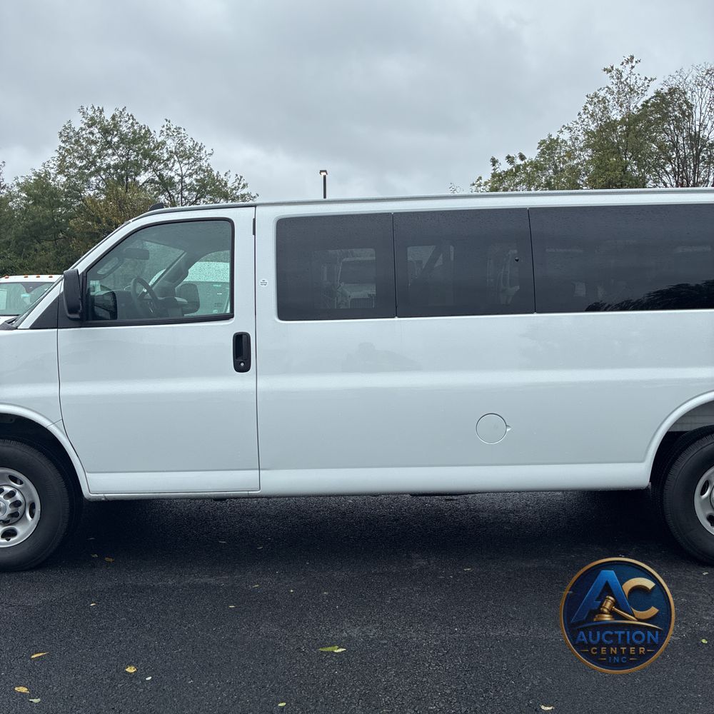 2025 Chevrolet Express LS 3500