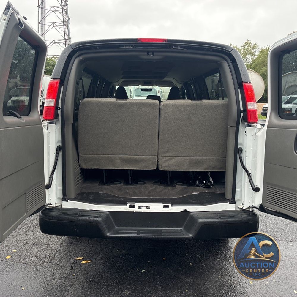 2025 Chevrolet Express LS 3500