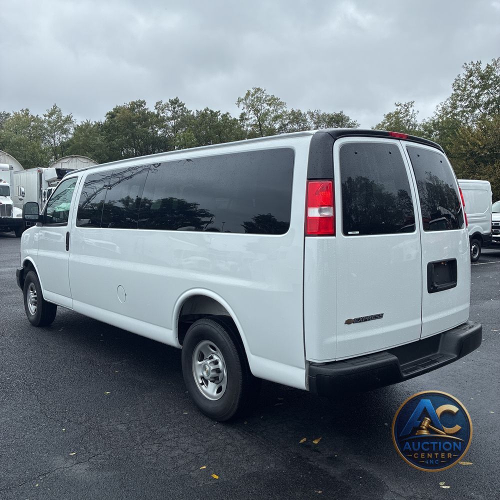 2025 Chevrolet Express LS 3500