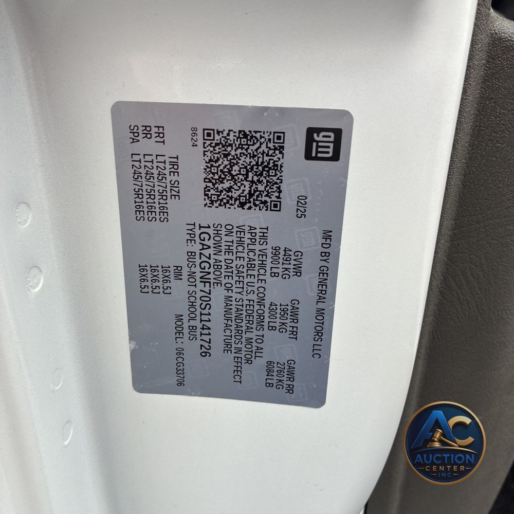 2025 Chevrolet Express LS 3500