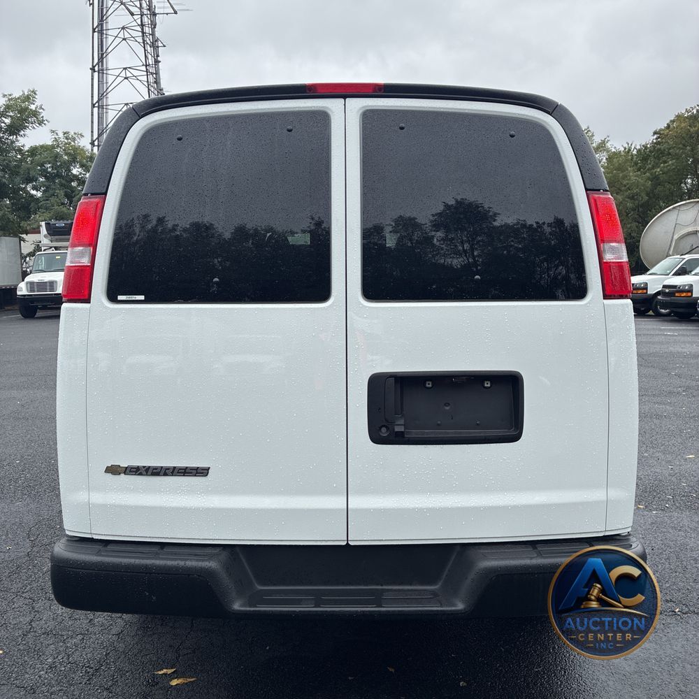 2025 Chevrolet Express LS 3500