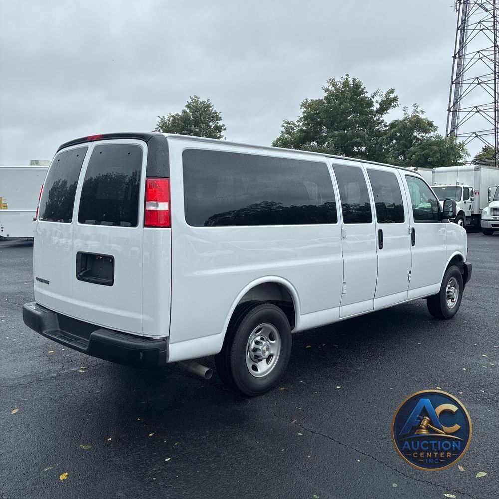 2025 Chevrolet Express LS 3500