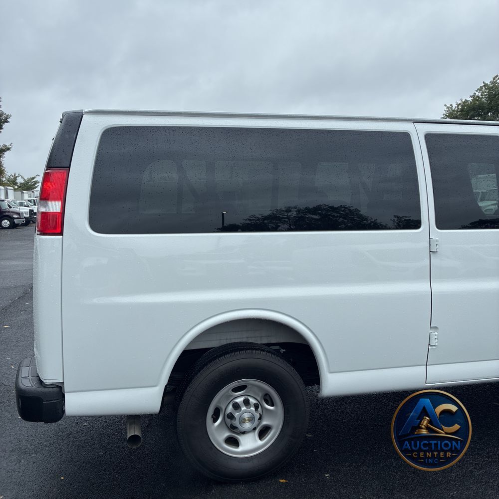 2025 Chevrolet Express LS 3500