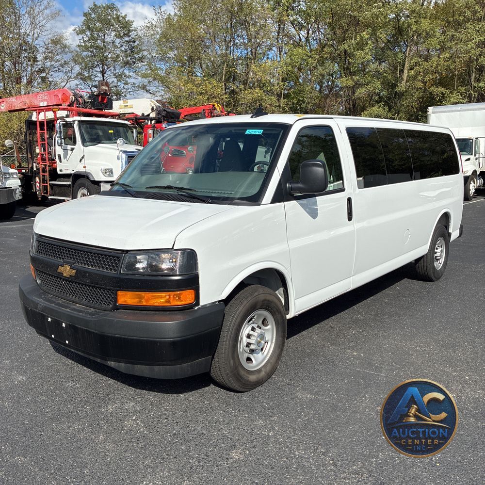 2025 Chevrolet Express LS 3500