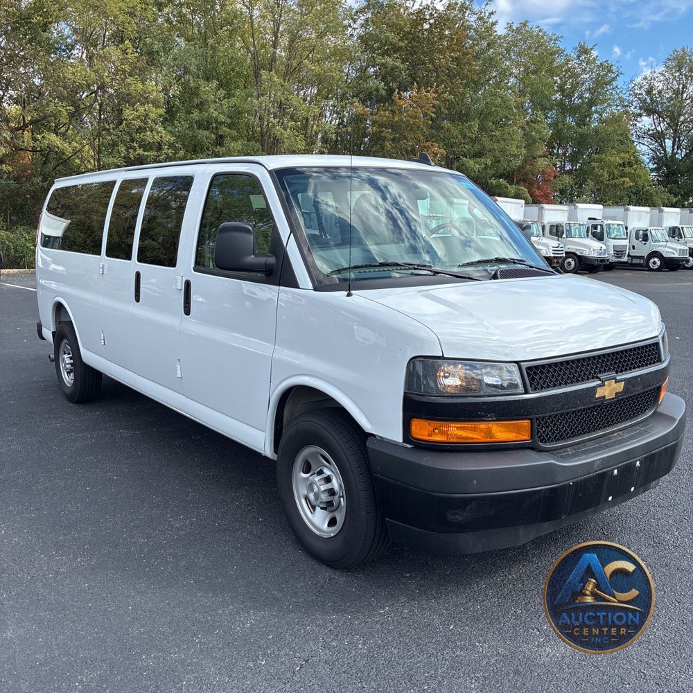 2025 Chevrolet Express LS 3500