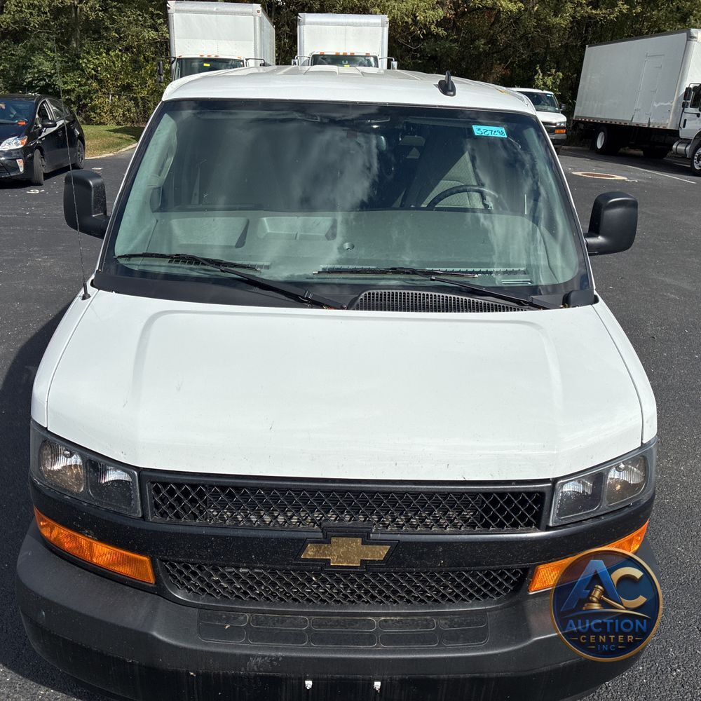 2025 Chevrolet Express LS 3500