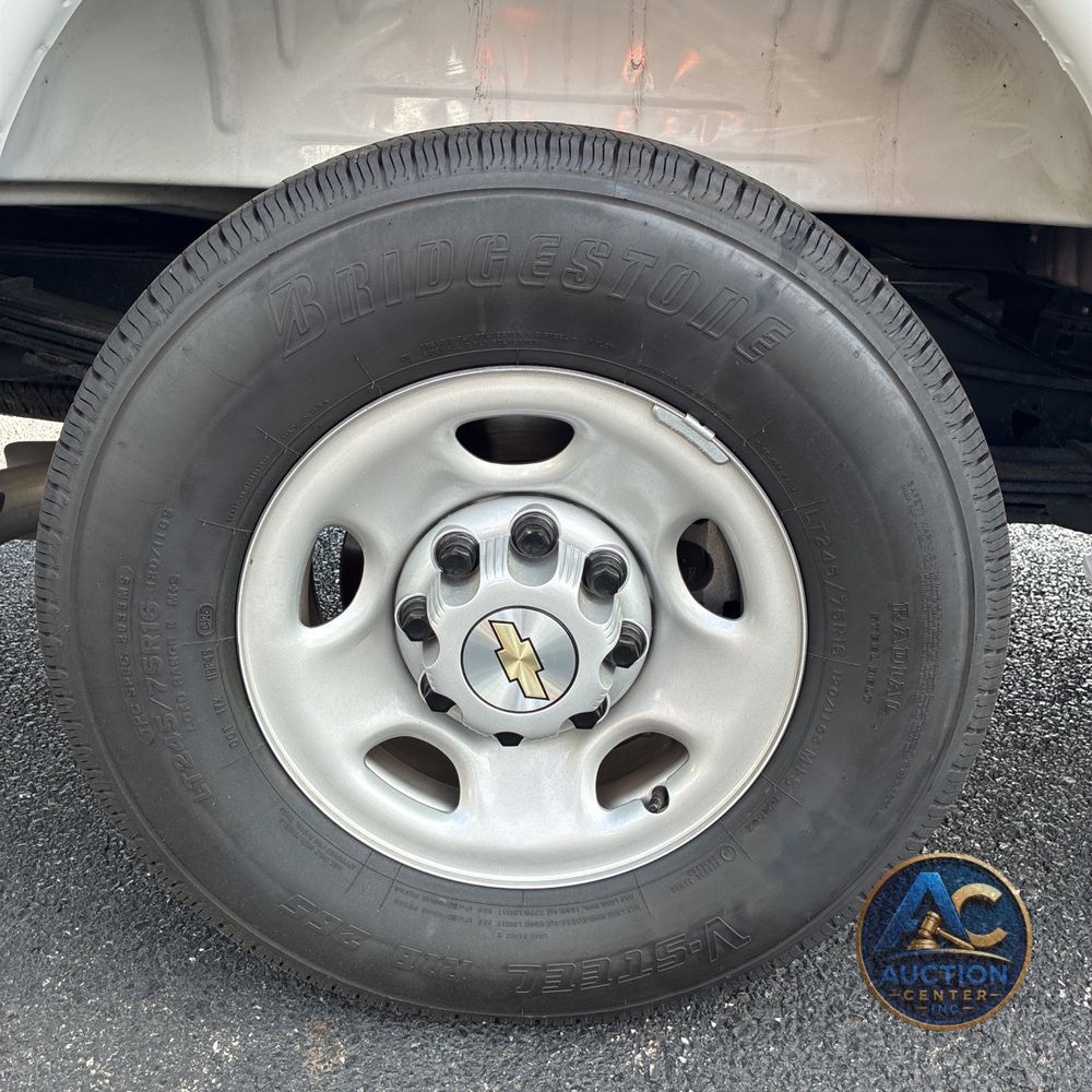 2025 Chevrolet Express LS 3500