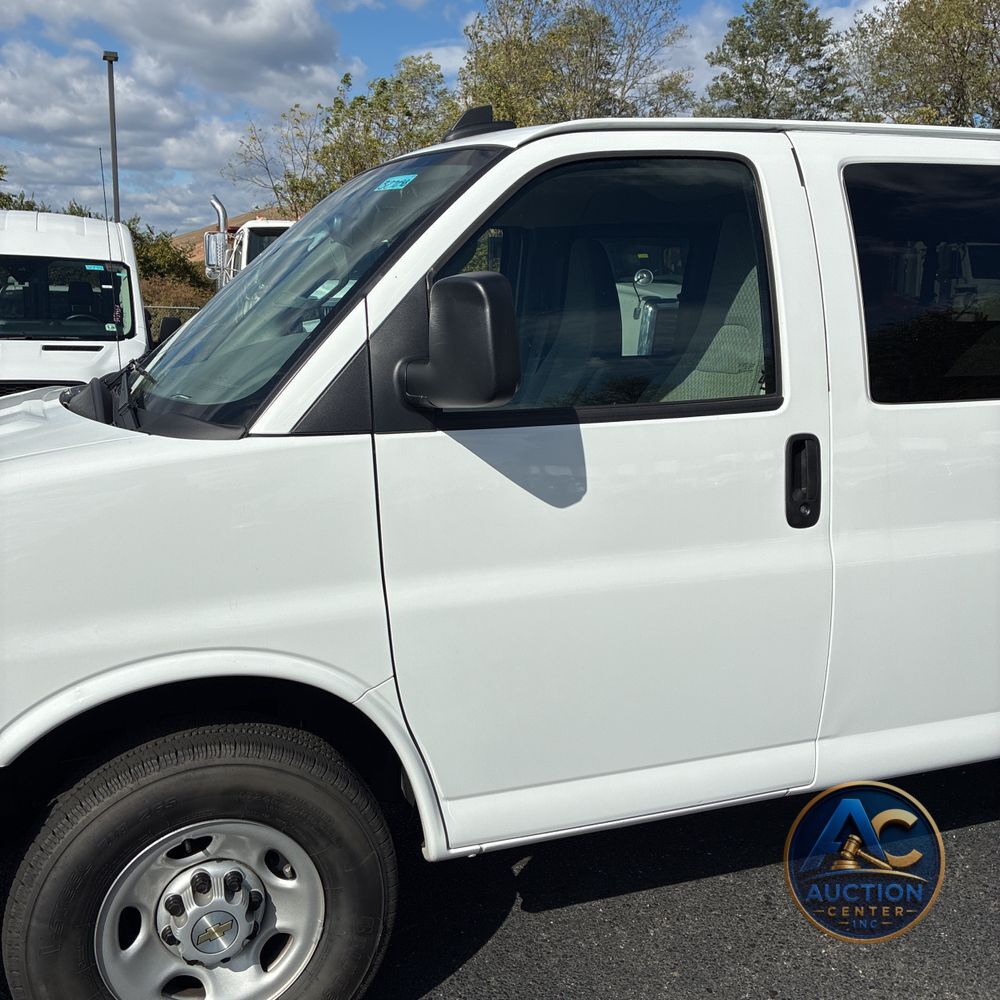2025 Chevrolet Express LS 3500