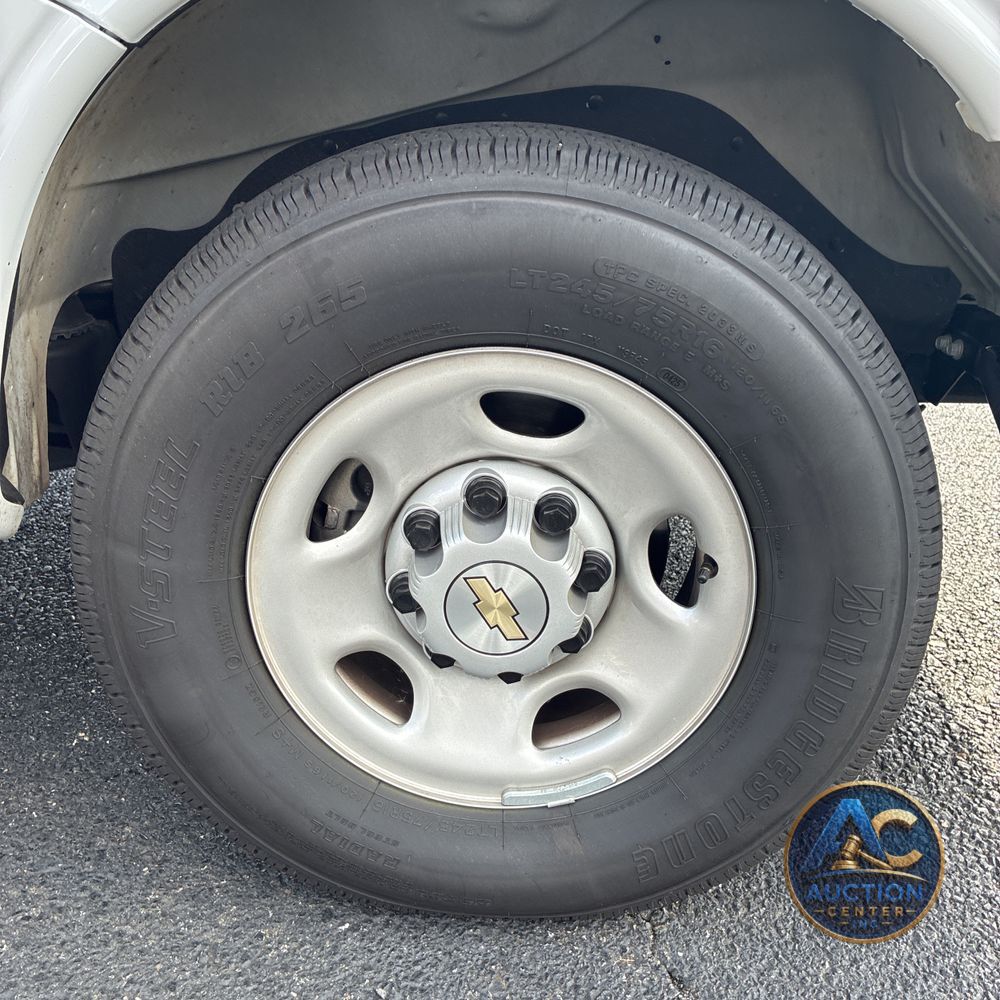 2025 Chevrolet Express LS 3500