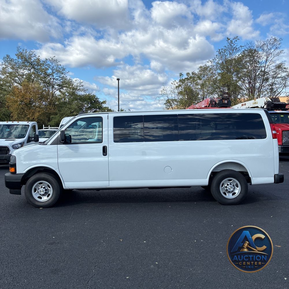 2025 Chevrolet Express LS 3500